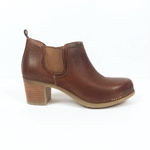 Dansko Harlene Block Heel Bootie in Tan Size 38